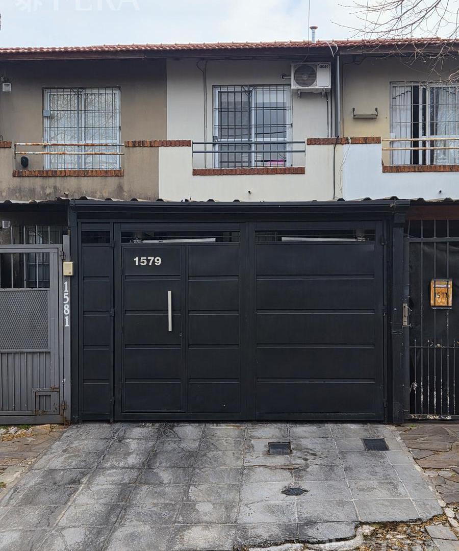 Foto de Venta PH 4 ambientes con cochera en Quilmes, imagen 4