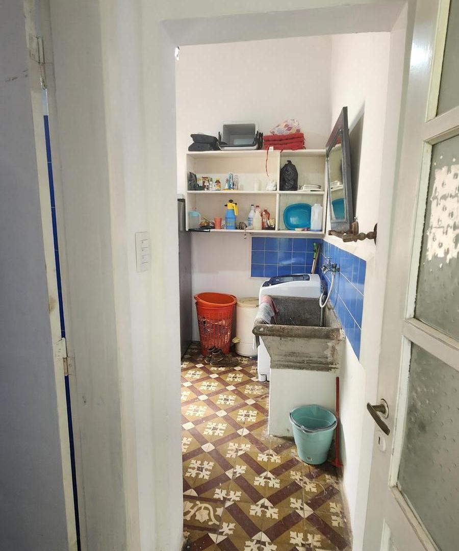 Foto de Venta casa 3 ambientes con cochera y jardín en Bernal, imagen 3