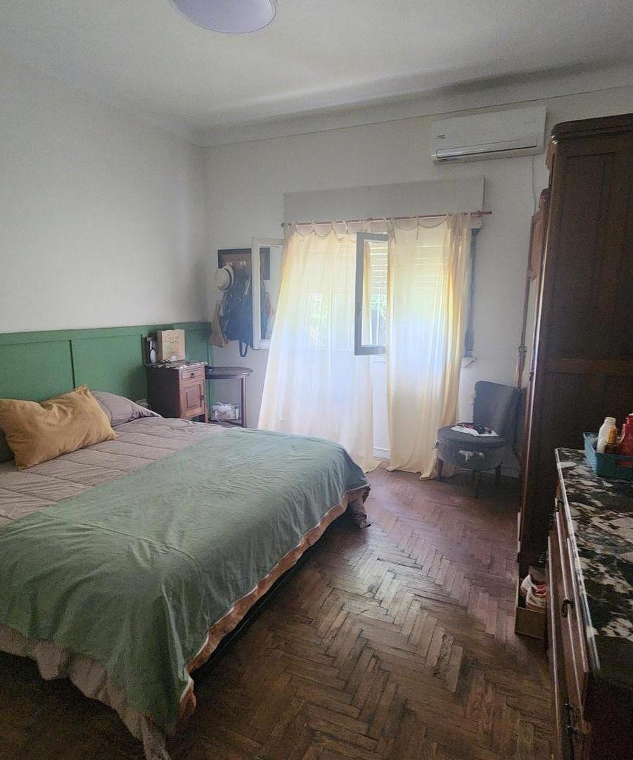 Foto de Venta casa 3 ambientes con cochera y jardín en Bernal, imagen 4
