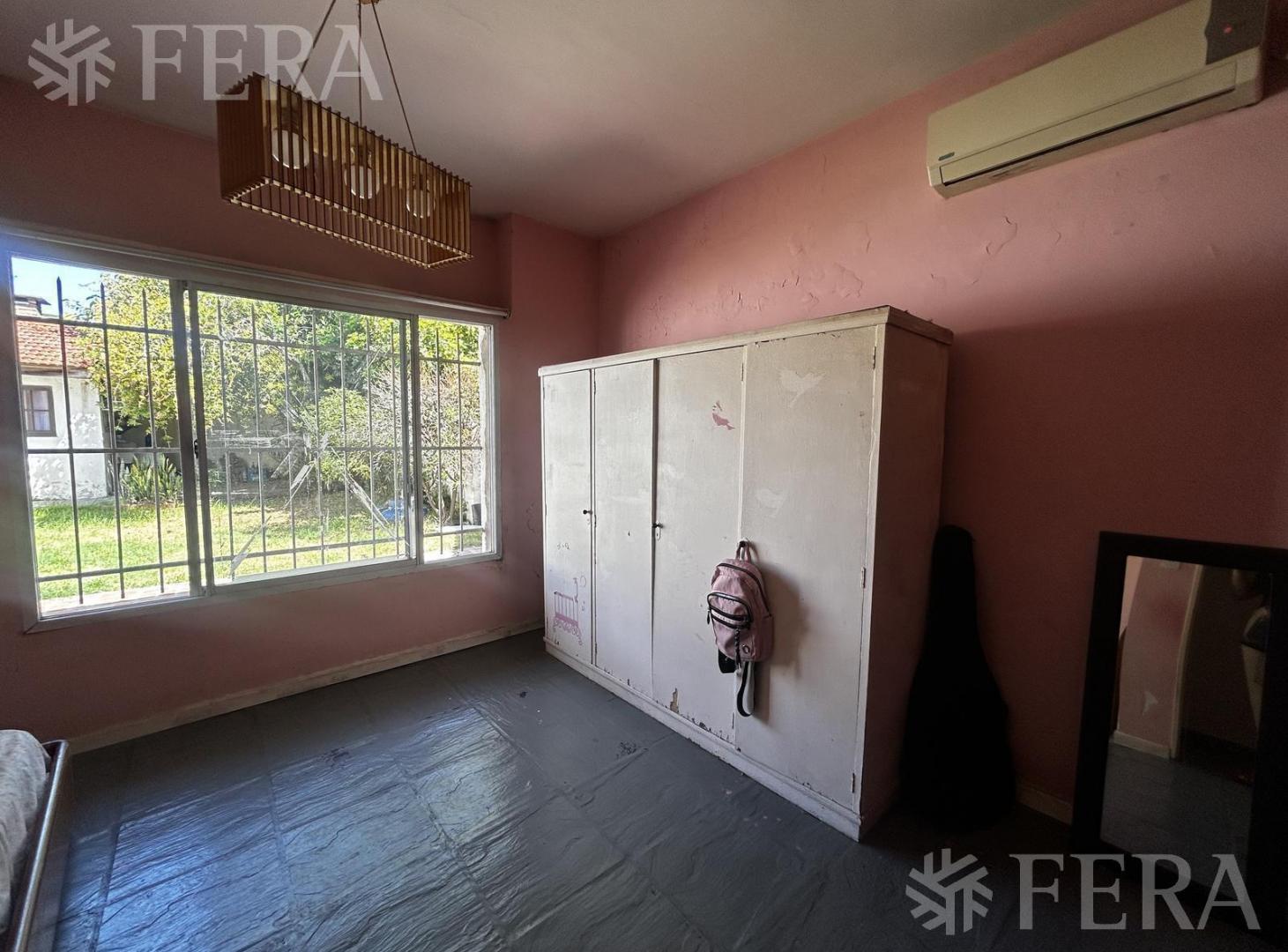 Foto de Venta Casa 4 ambientes con cochera y jardín en Bernal Oeste, imagen 4