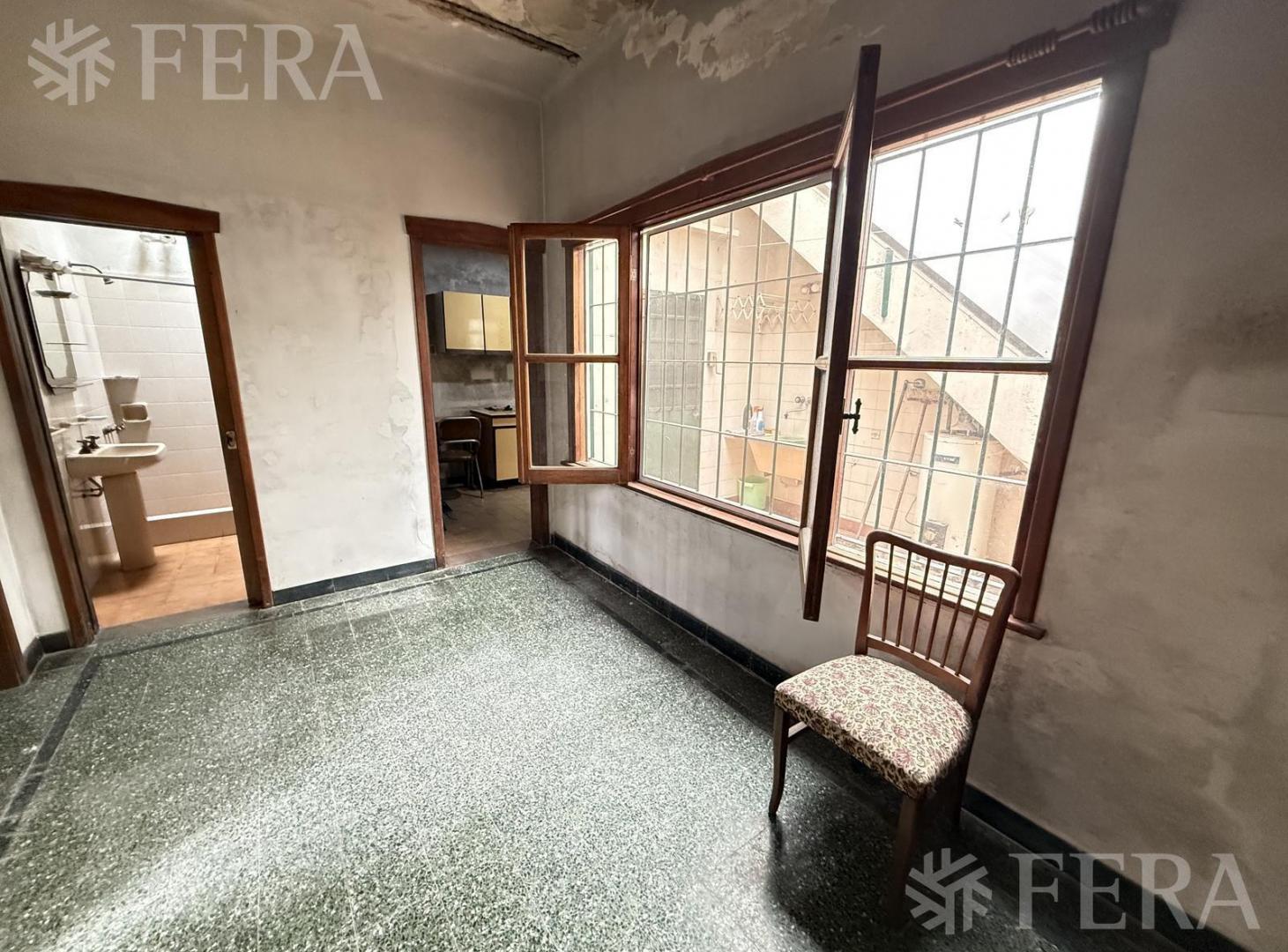 Foto de Venta Casa 4 ambientes con patio en Bernal Este, imagen 4