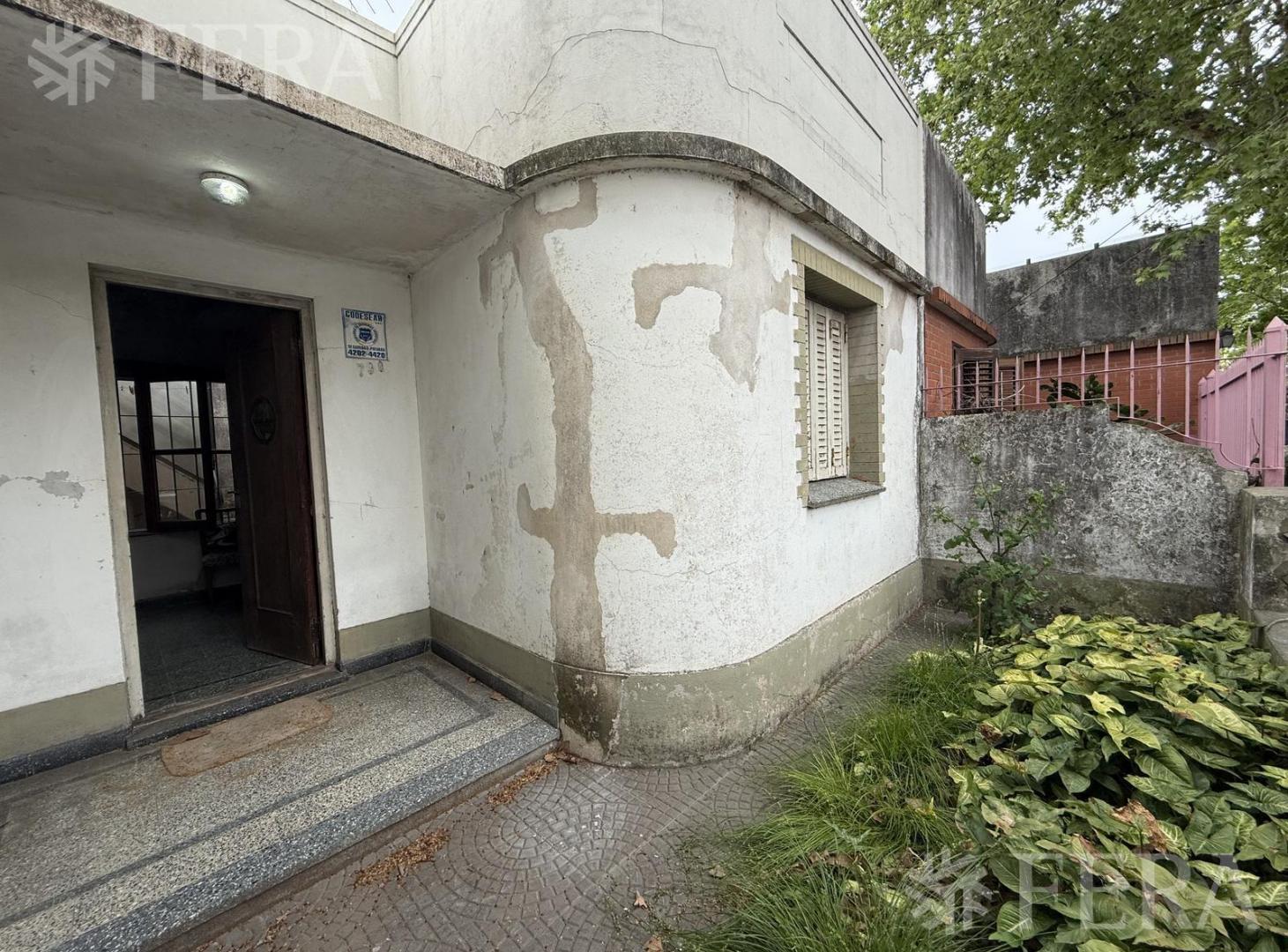 Foto de Venta Casa 4 ambientes con patio en Bernal Este, imagen 1