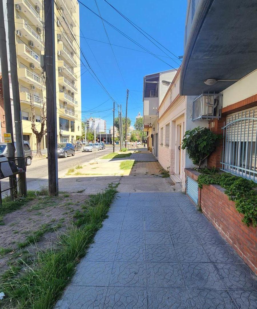 Foto de Venta departamento 3 ambientes con balcón en Wilde, imagen 1