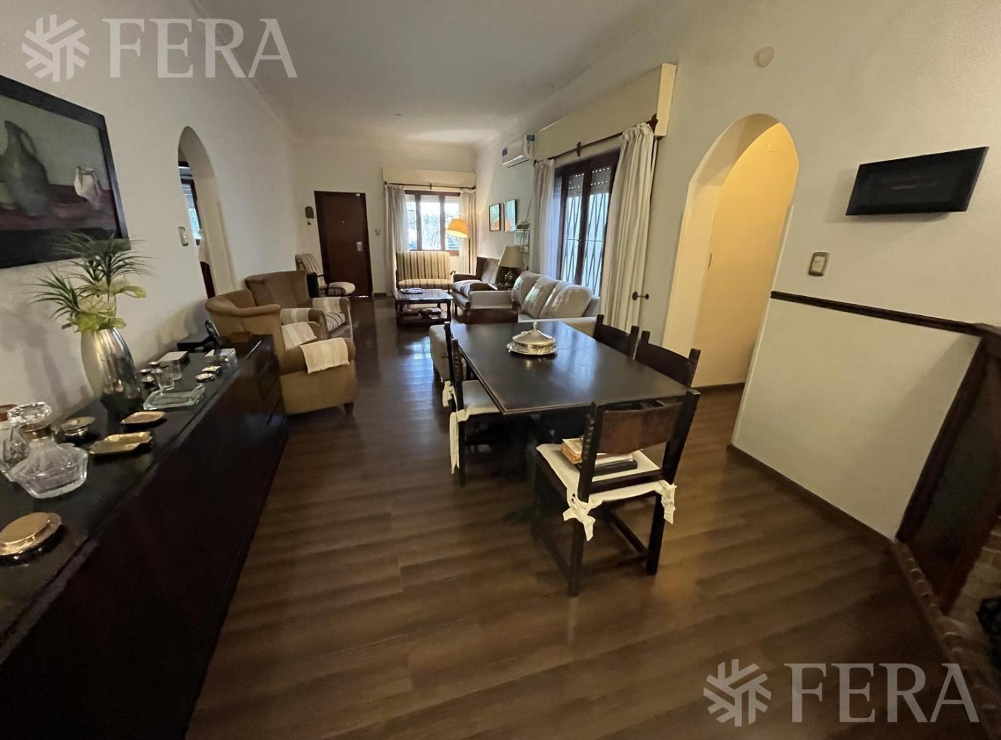 Foto de Venta Casa 3 ambientes con cochera y jardin en Temperley, imagen 5