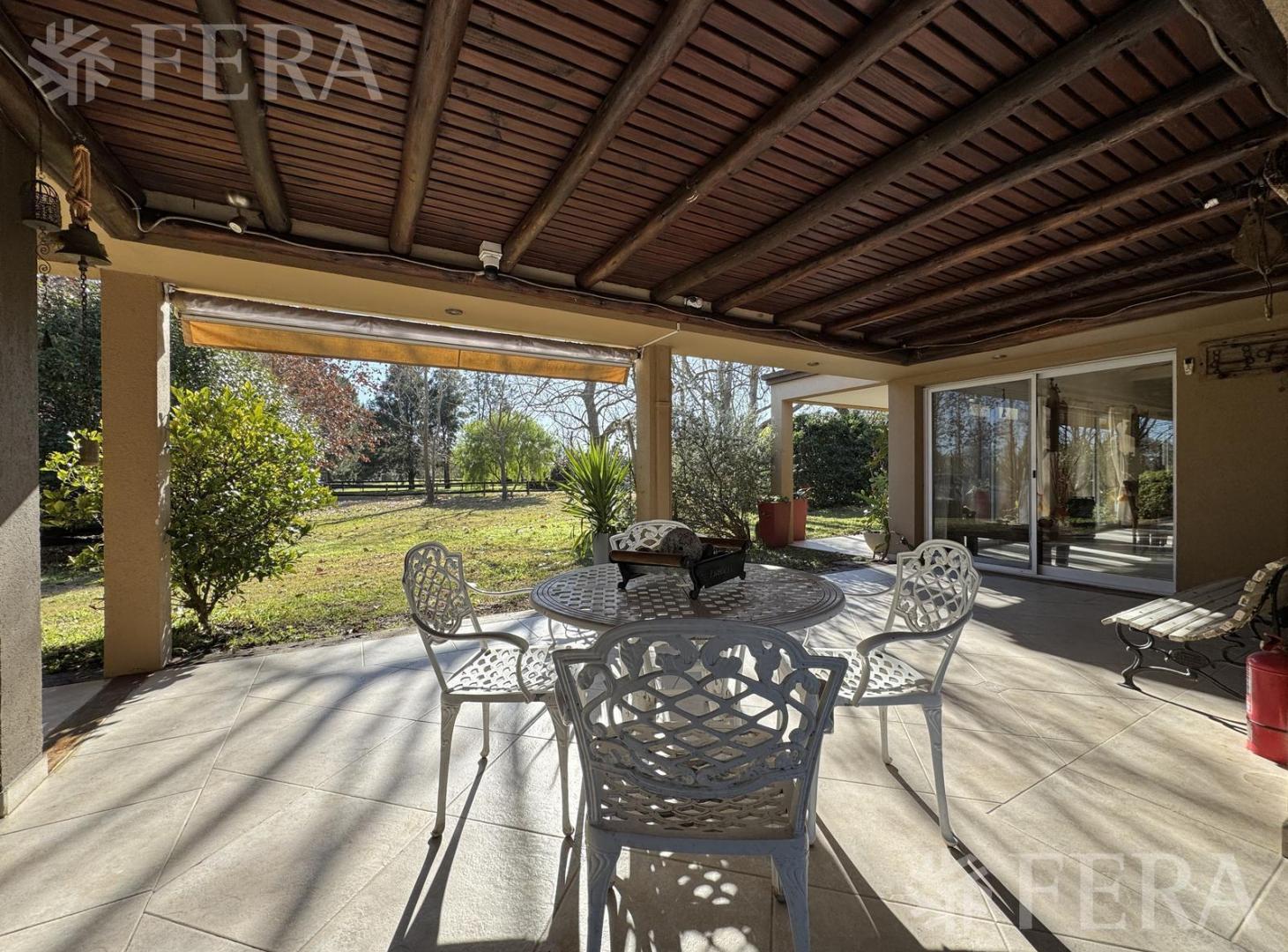 Foto de Venta Casa 5 ambientes en Barrio de Chacras-Laguna Vitel-Chascomus, imagen 1