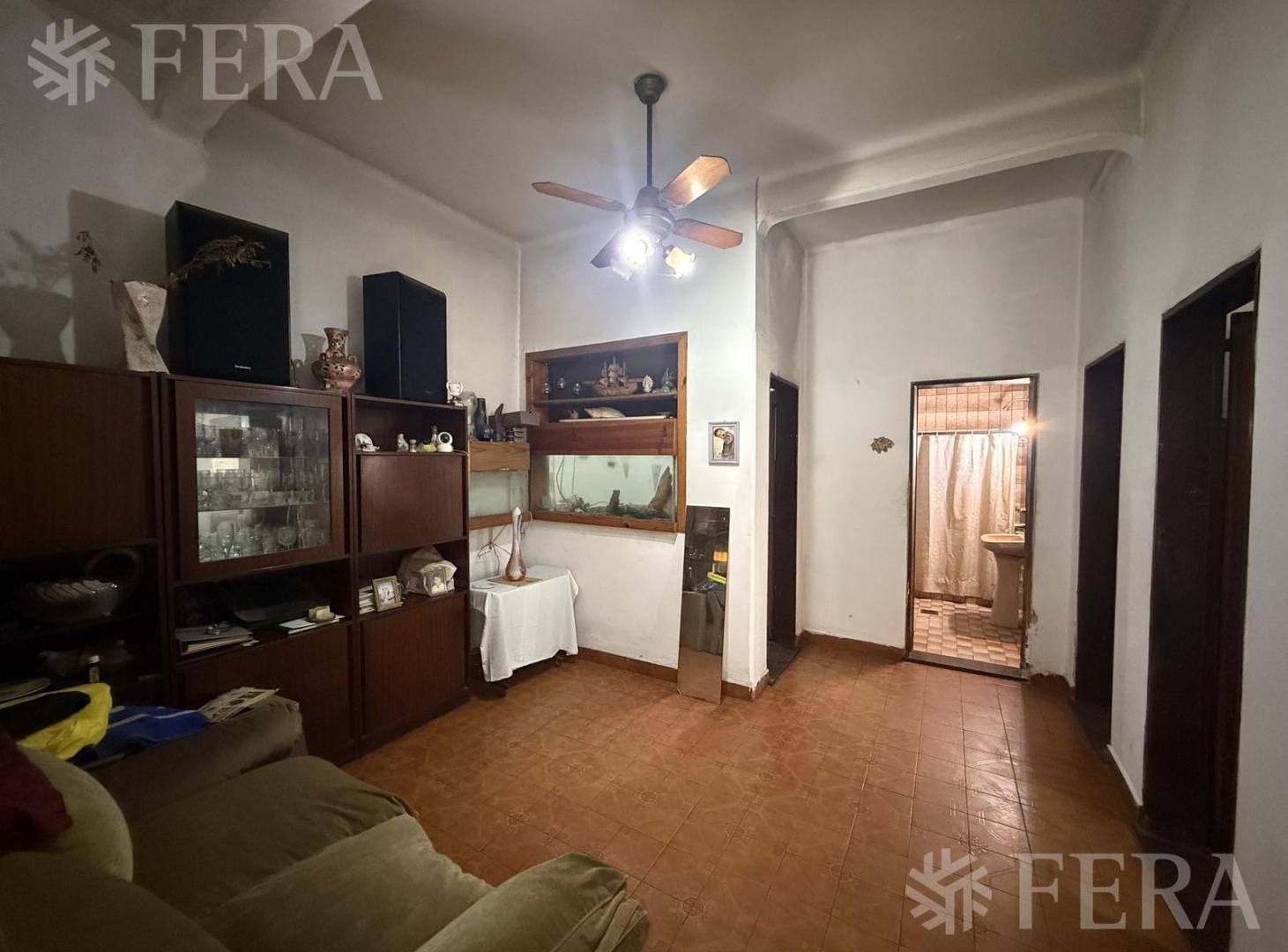 Foto de Venta PH 3 ambientes con patio en Bernal, imagen 2