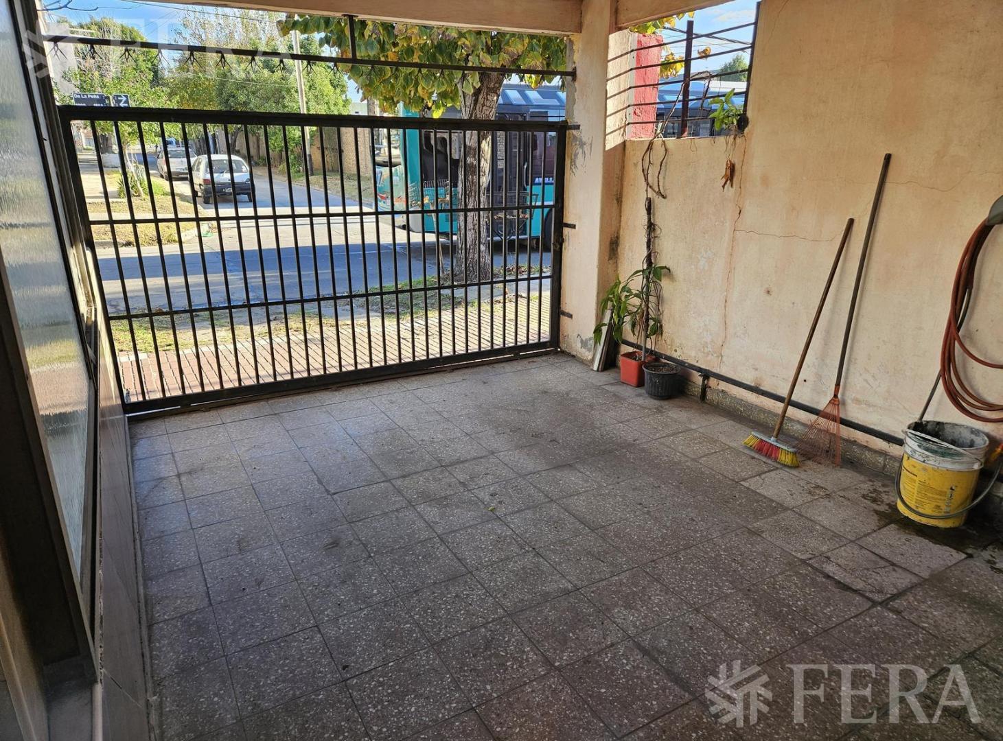 Foto de Venta casa 3 ambientes con cochera en Wilde, imagen 3