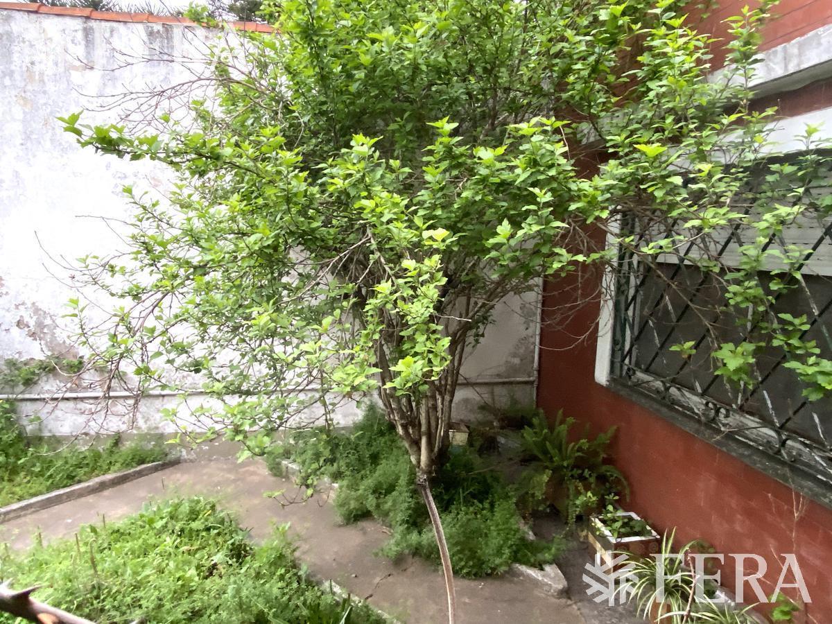 Foto de Venta casa de 3 ambientes con cochera, jardín y patio en Wilde, imagen 4