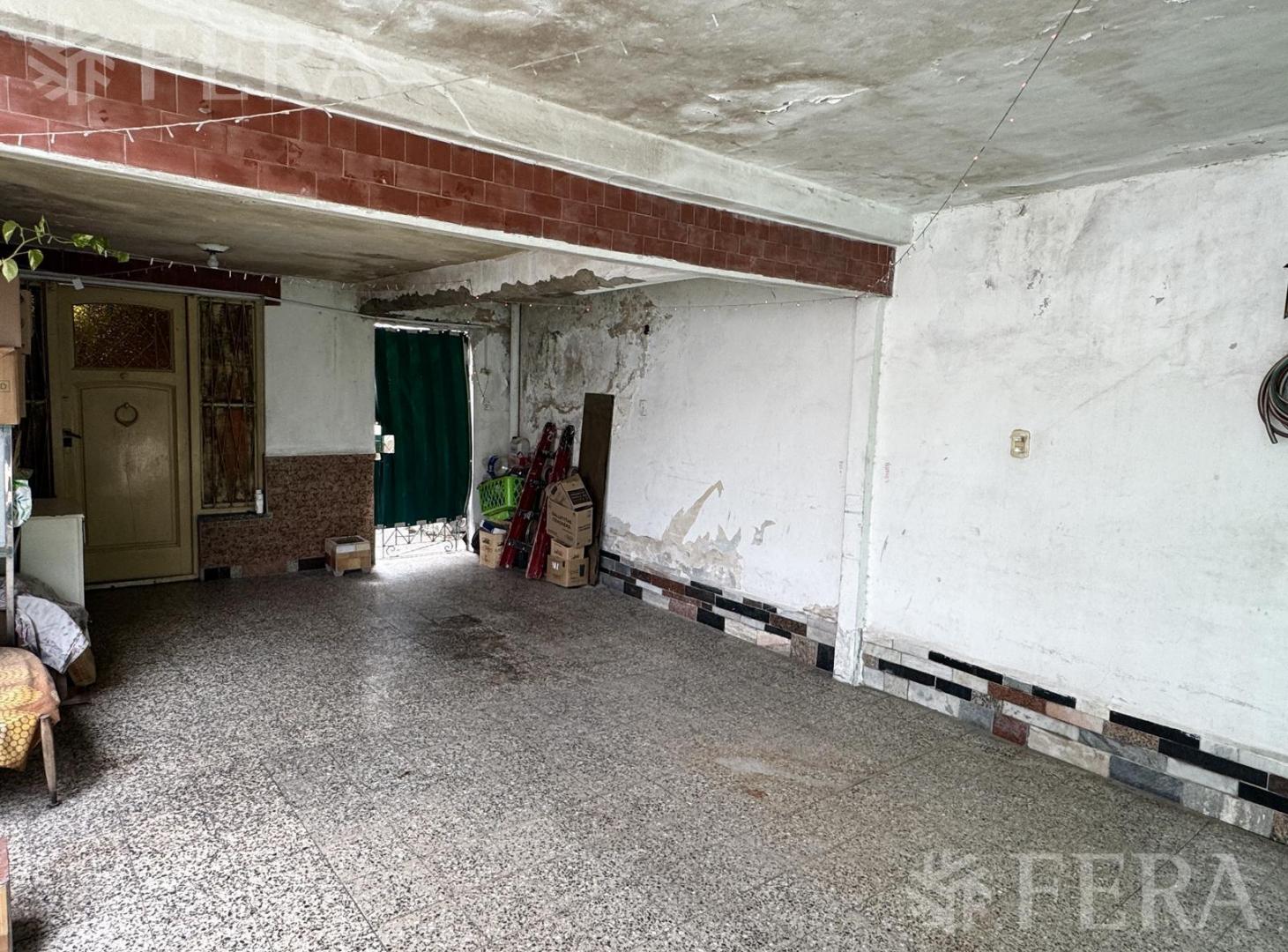 Foto de Venta casa de 3 ambientes con cochera, jardín y patio en Wilde, imagen 5
