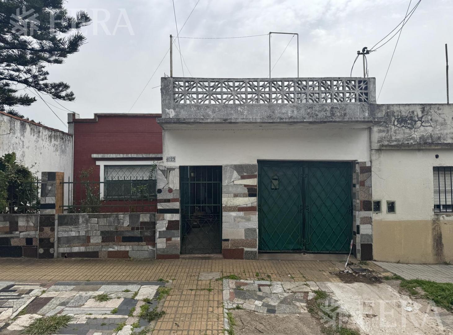 Foto de Venta casa de 3 ambientes con cochera, jardín y patio en Wilde, imagen 3