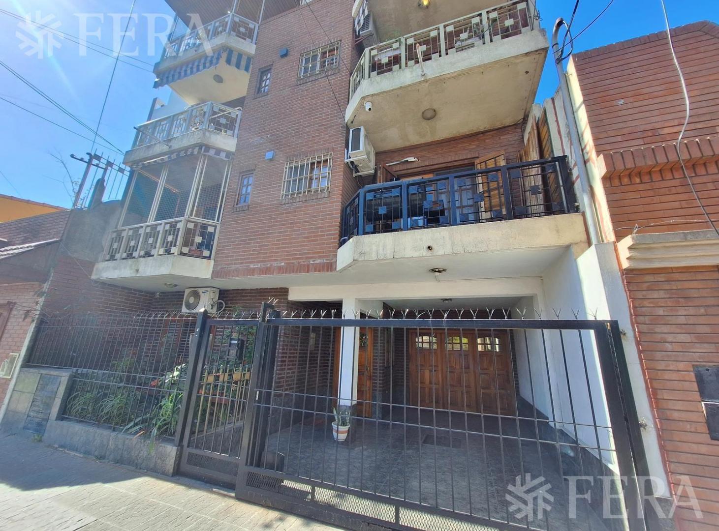 Foto de Venta departamento 3 ambientes con balcón en Wilde, imagen 1