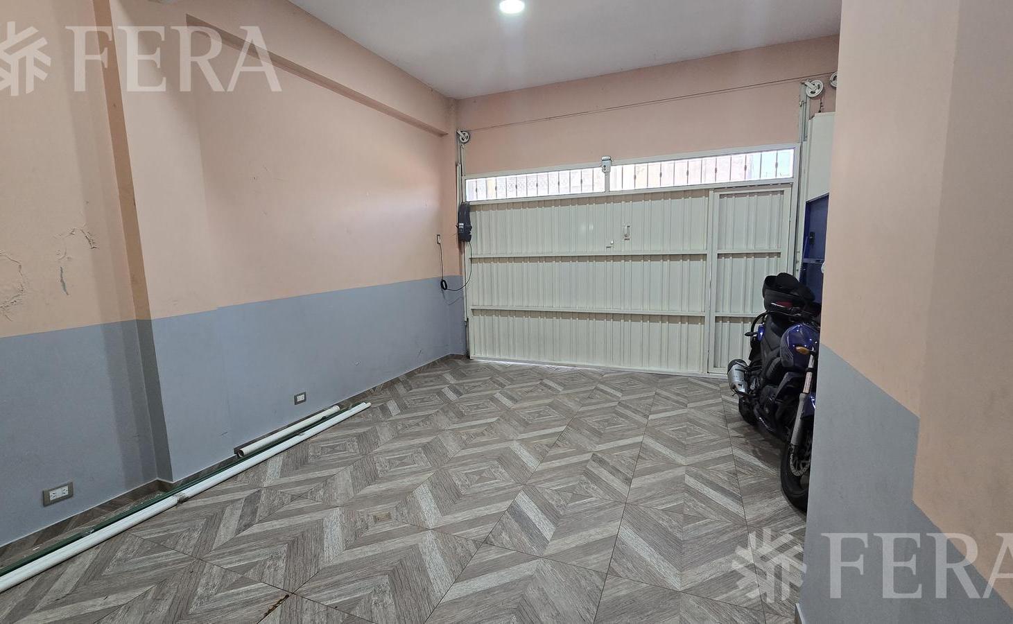 Foto de Venta casa 5 ambientes con cochera en Sarandi, imagen 3