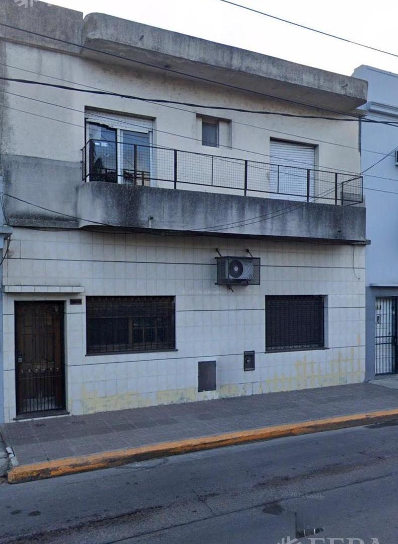 Foto de Venta casa 6 ambientes con piscina en Sarandí, imagen 2