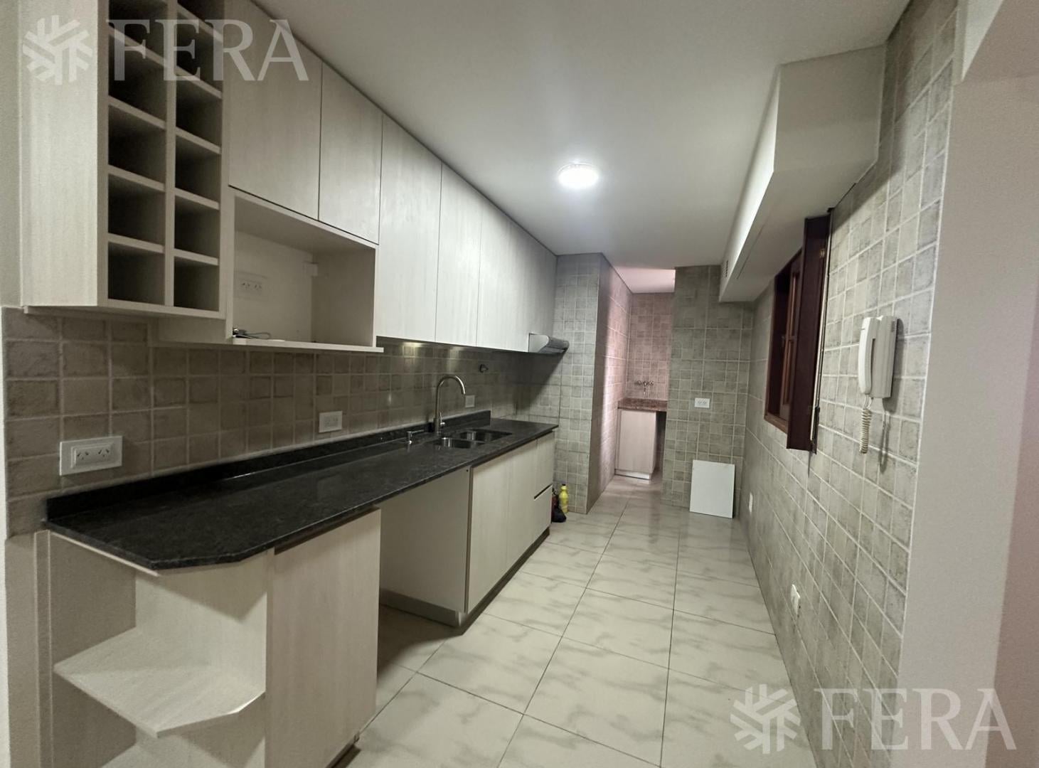 Foto de Venta departamento de 3 ambientes con balcón en Wilde, imagen 2
