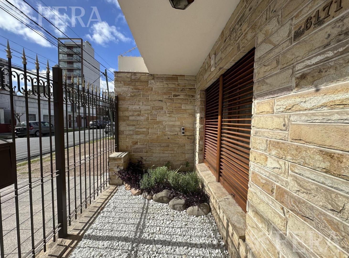 Foto de Venta casa 4 ambientes con cochera y piscina en Wilde, imagen 5