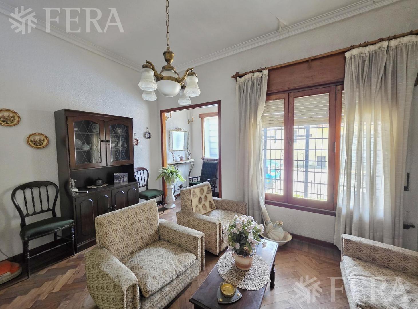 Foto de Venta casa 3 ambientes con cochera en Wilde, imagen 2