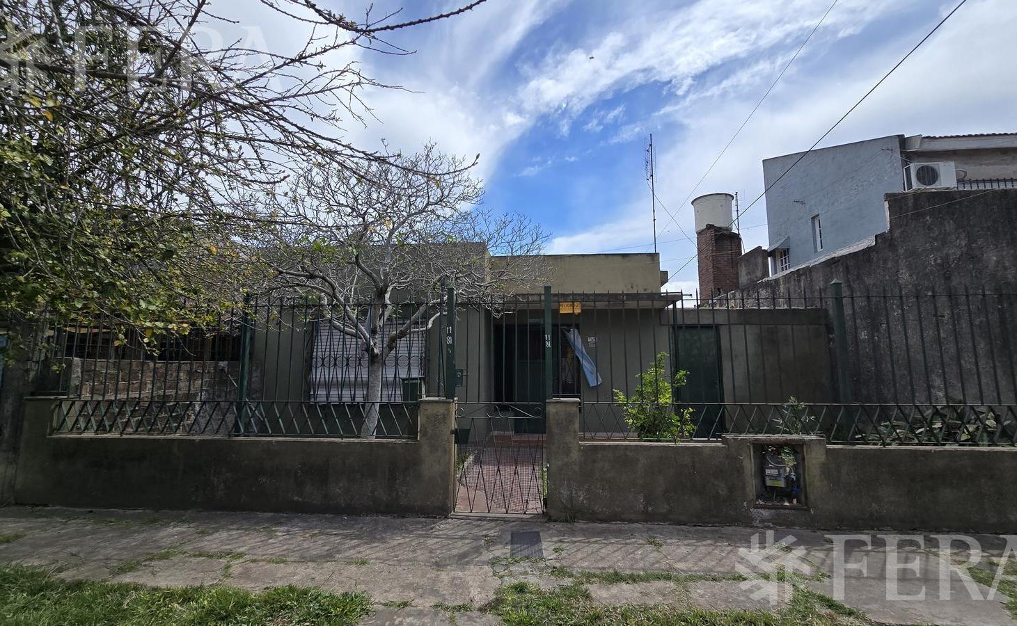 Foto de Venta casa 4 ambientes con patio en Monte Chingolo, imagen 2