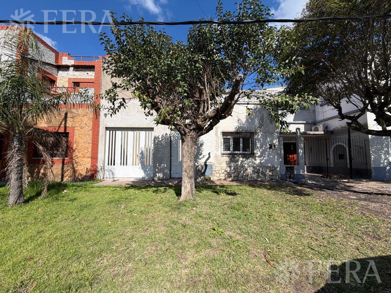 Foto de Venta casa 2 ambientes con cochera en Wilde, imagen 2
