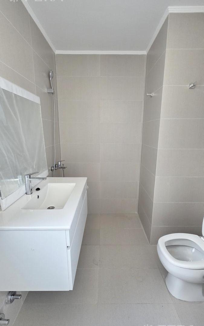 Foto de Venta de semipiso tipo loft de 2 ambientes con dos cocheras en Bernal, imagen 5