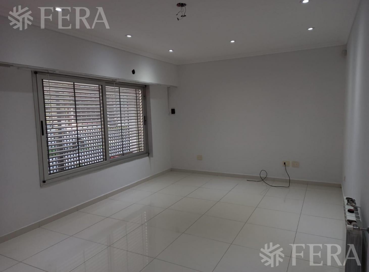 Foto de Venta de Casa de 4 ambientes con cochera en Wilde, imagen 4
