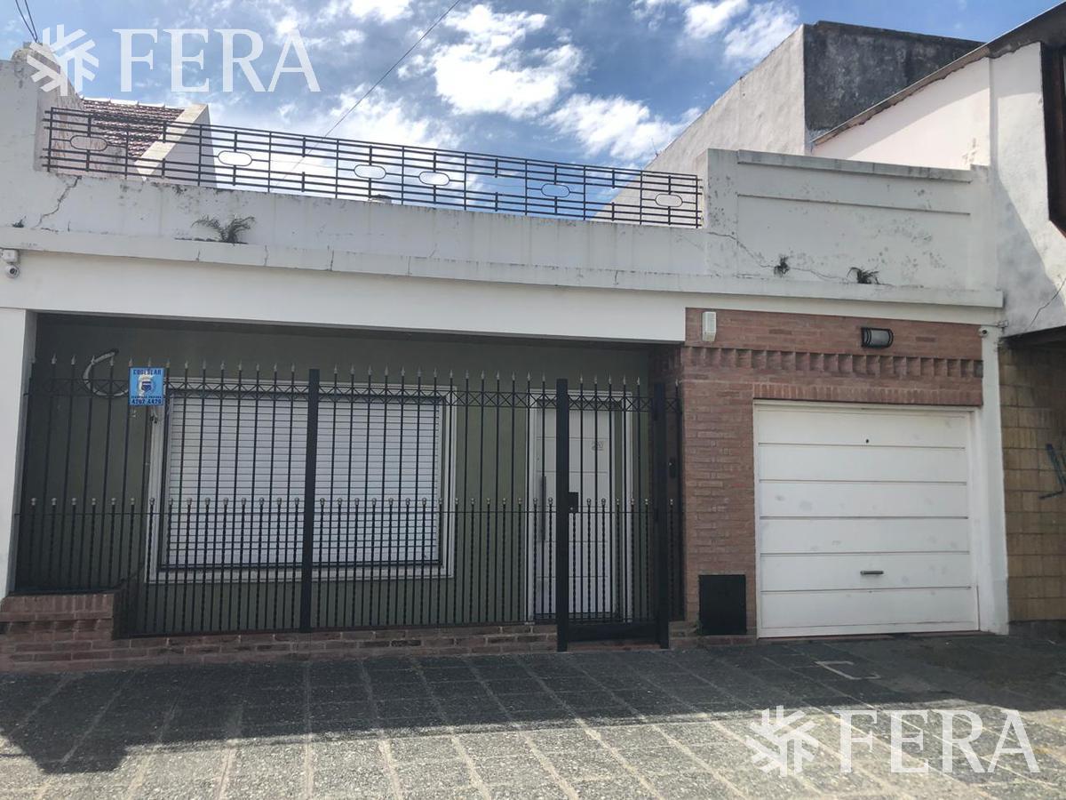 Foto de Venta de Casa de 4 ambientes con cochera en Wilde, imagen 2