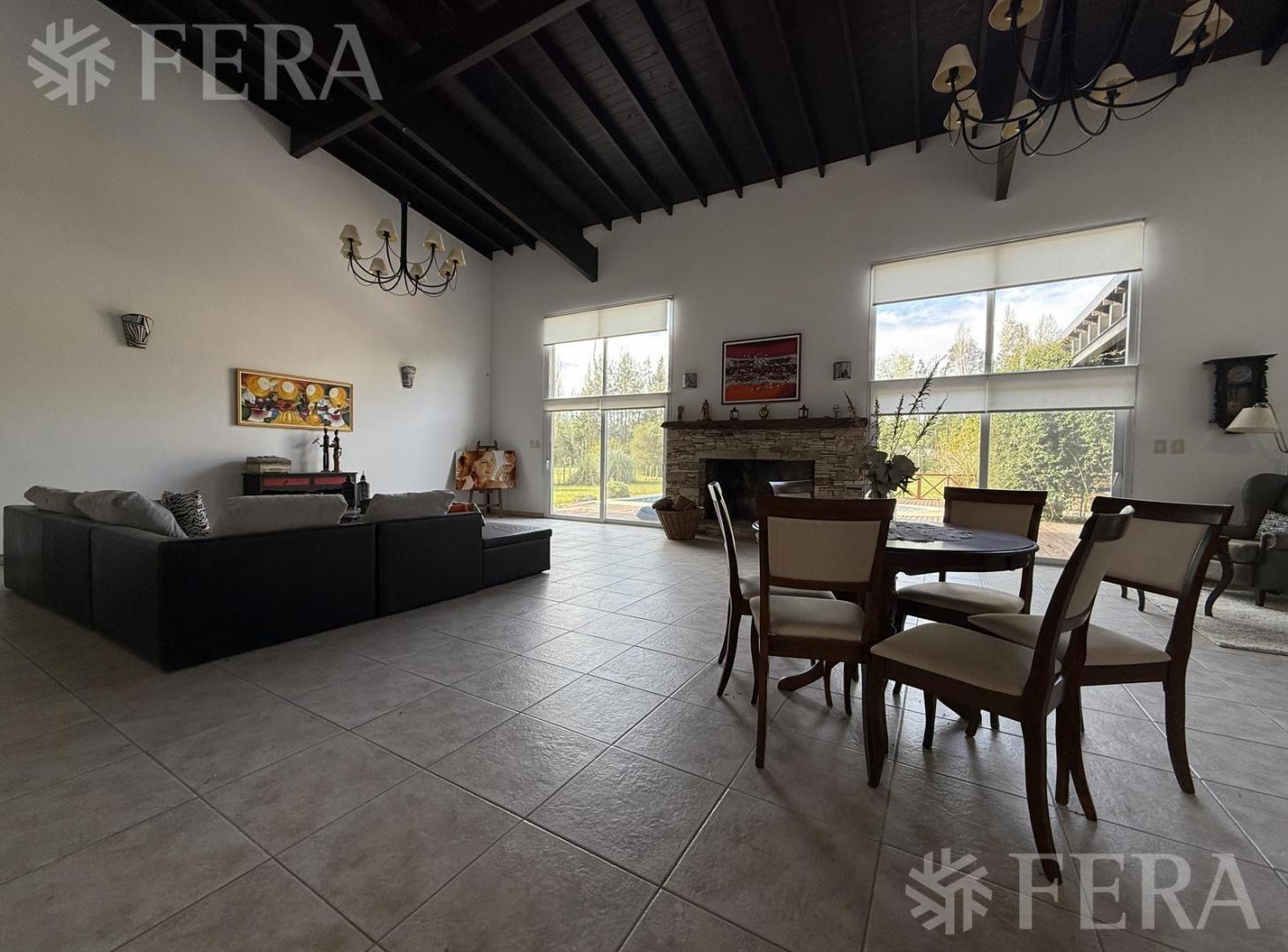 Foto de Venta Casa 8 ambientes con parrilla y piscina en Campos de Roca, imagen 4