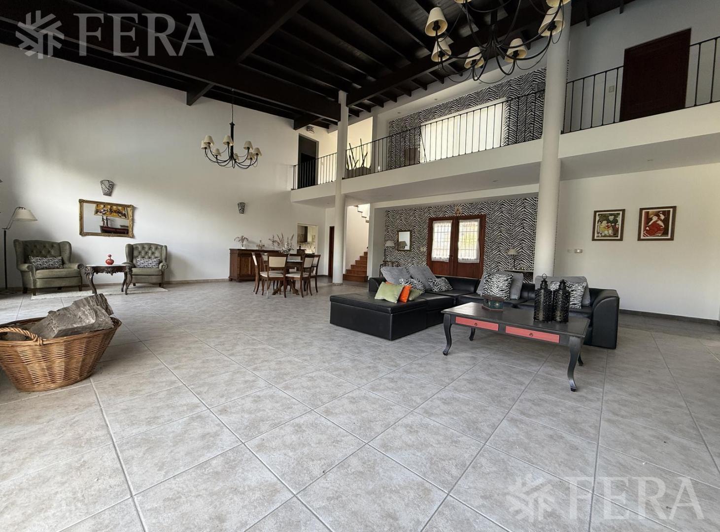 Foto de Venta Casa 8 ambientes con parrilla y piscina en Campos de Roca, imagen 1
