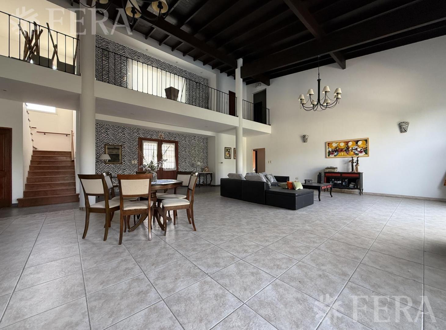 Foto de Venta Casa 8 ambientes con parrilla y piscina en Campos de Roca, imagen 2