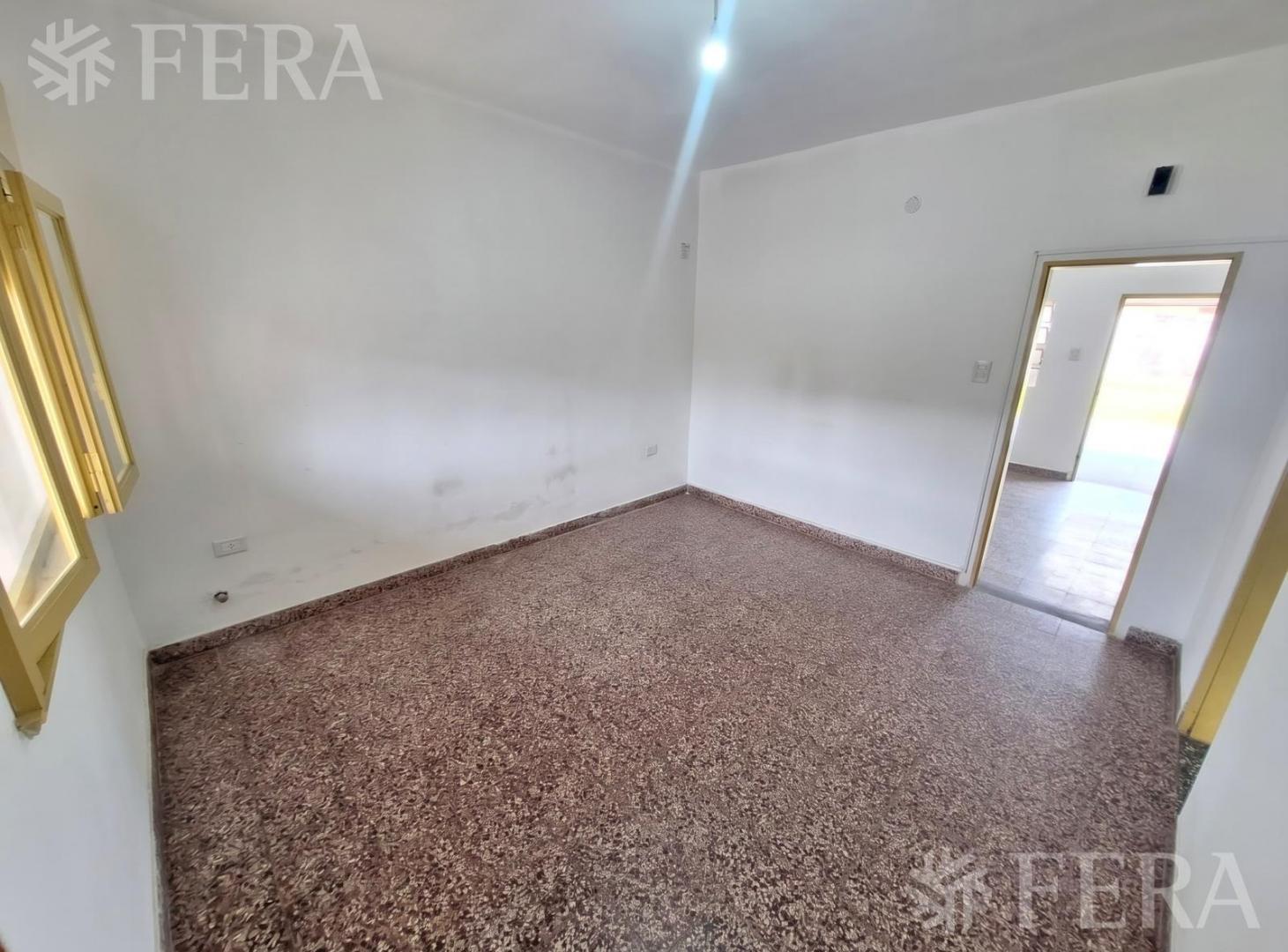 Foto de Venta casa de 3 ambientes con cochera y fondo libre, imagen 4