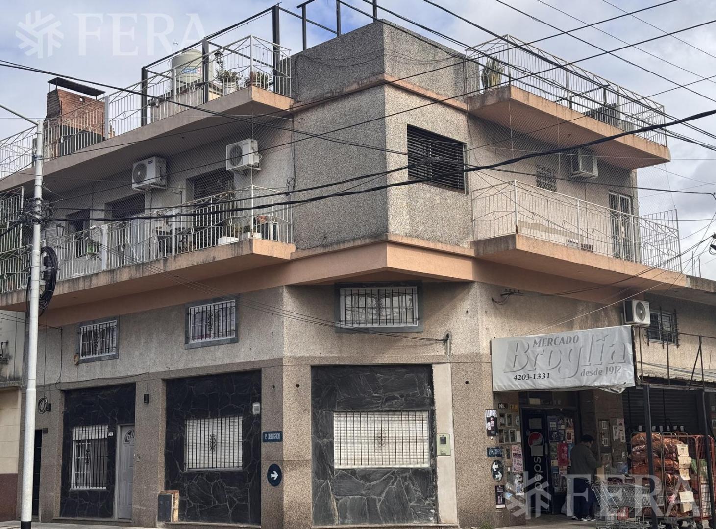 Foto de Venta PH 4 ambientes con terraza en Avellaneda, imagen 2