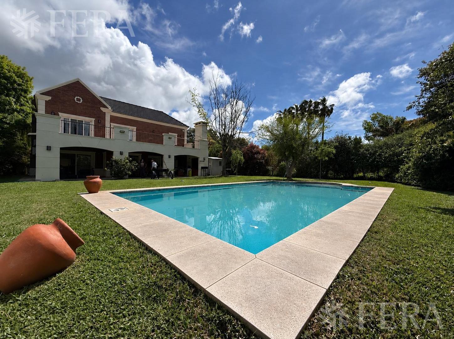 Foto de Venta Casa 5 ambientes con parrilla y piscina en Abril Club De, imagen 2
