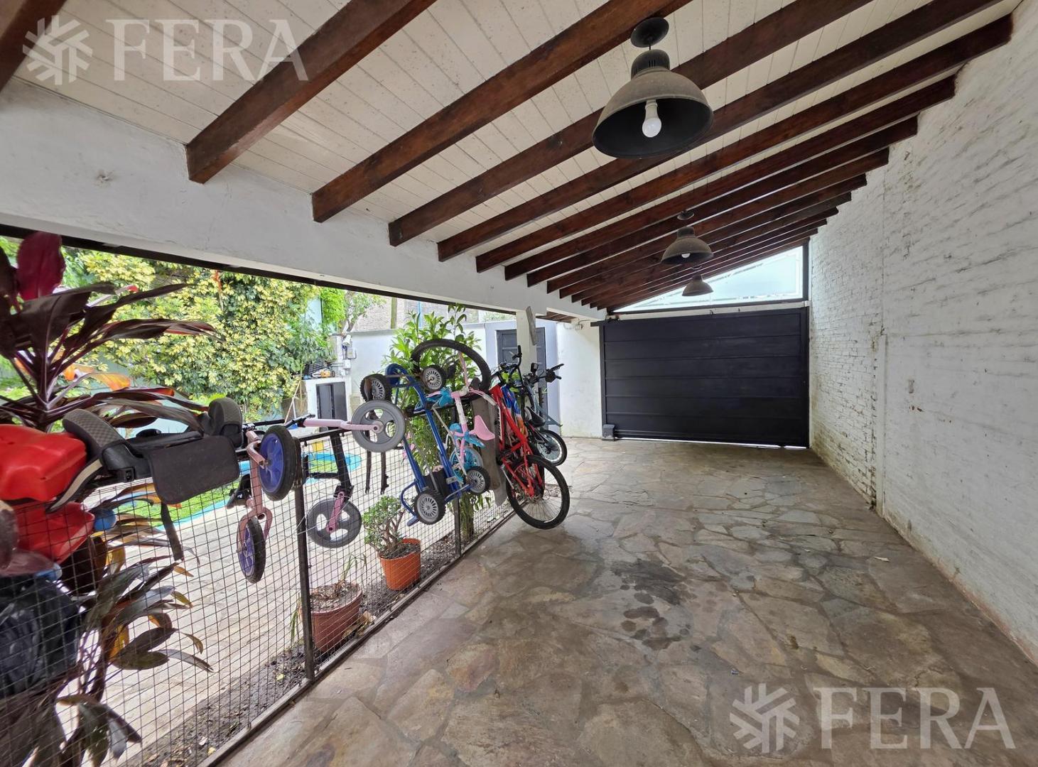 Foto de Venta casa 3 ambientes con cochera y patio en Bernal, imagen 5