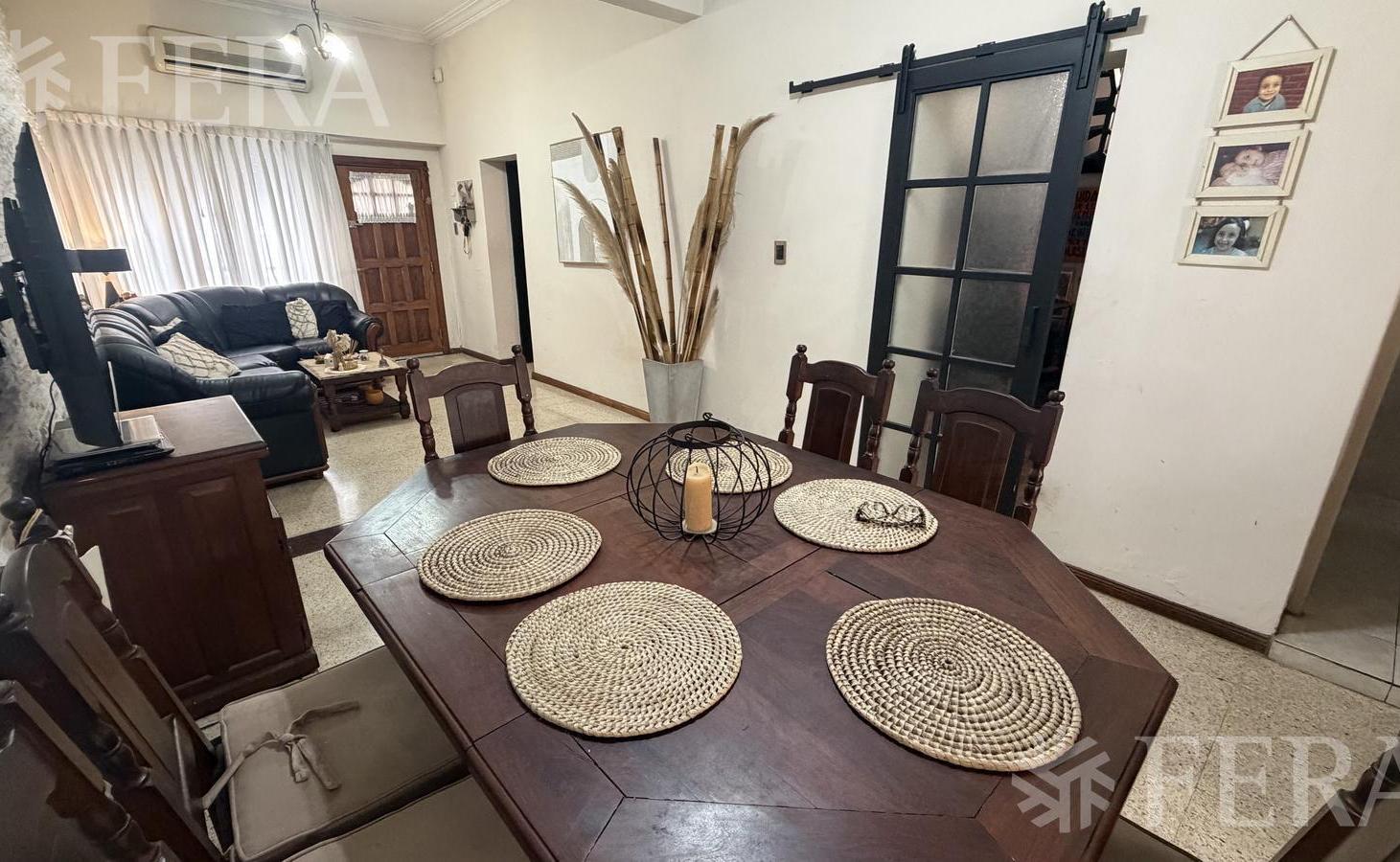 Foto de Venta casa con local en Villa Domínico, imagen 1