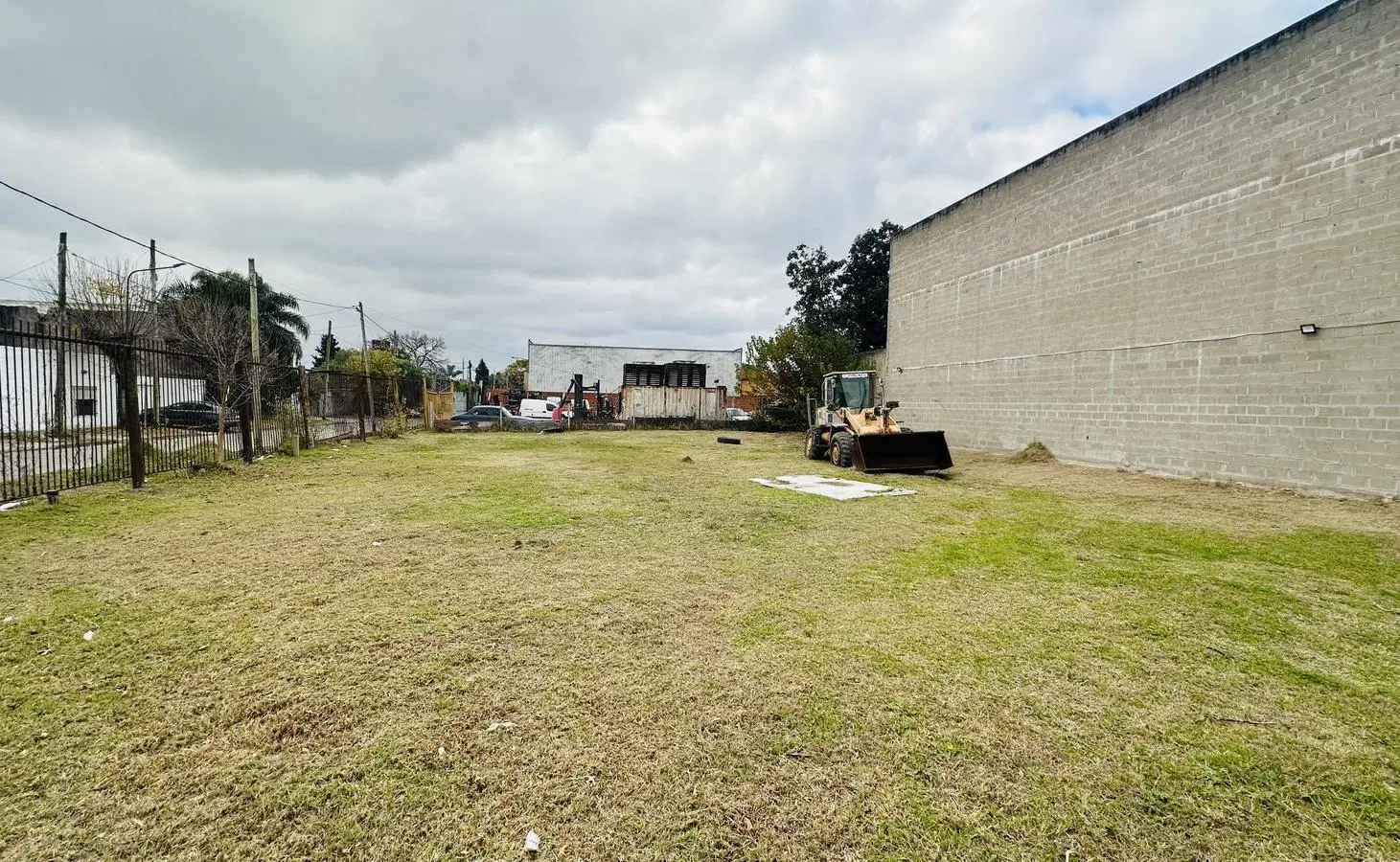 Terreno Industrial Ubicado sobre Colectora Este - 700m2 1
