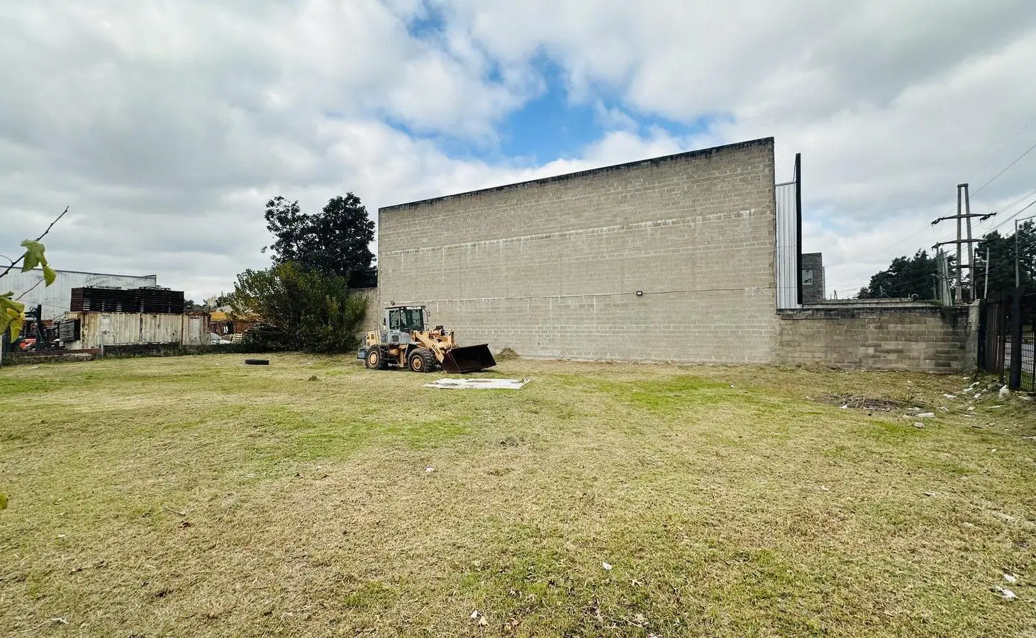 Terreno Industrial Ubicado sobre Colectora Este - 700m2 2