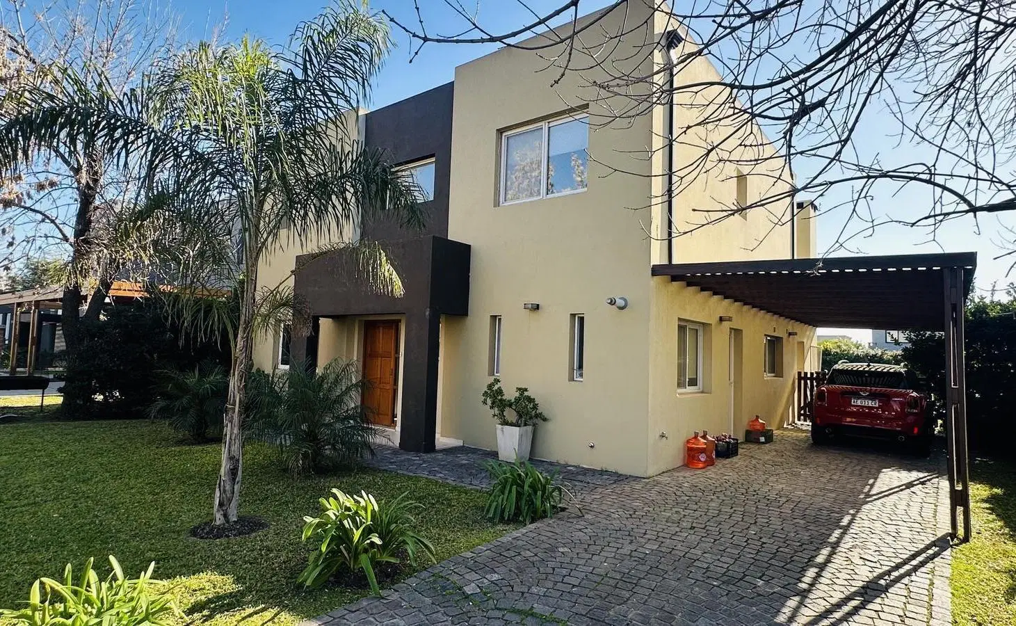Casa 5 Ambientes con piscina - Barrio Santa Guadalupe 1