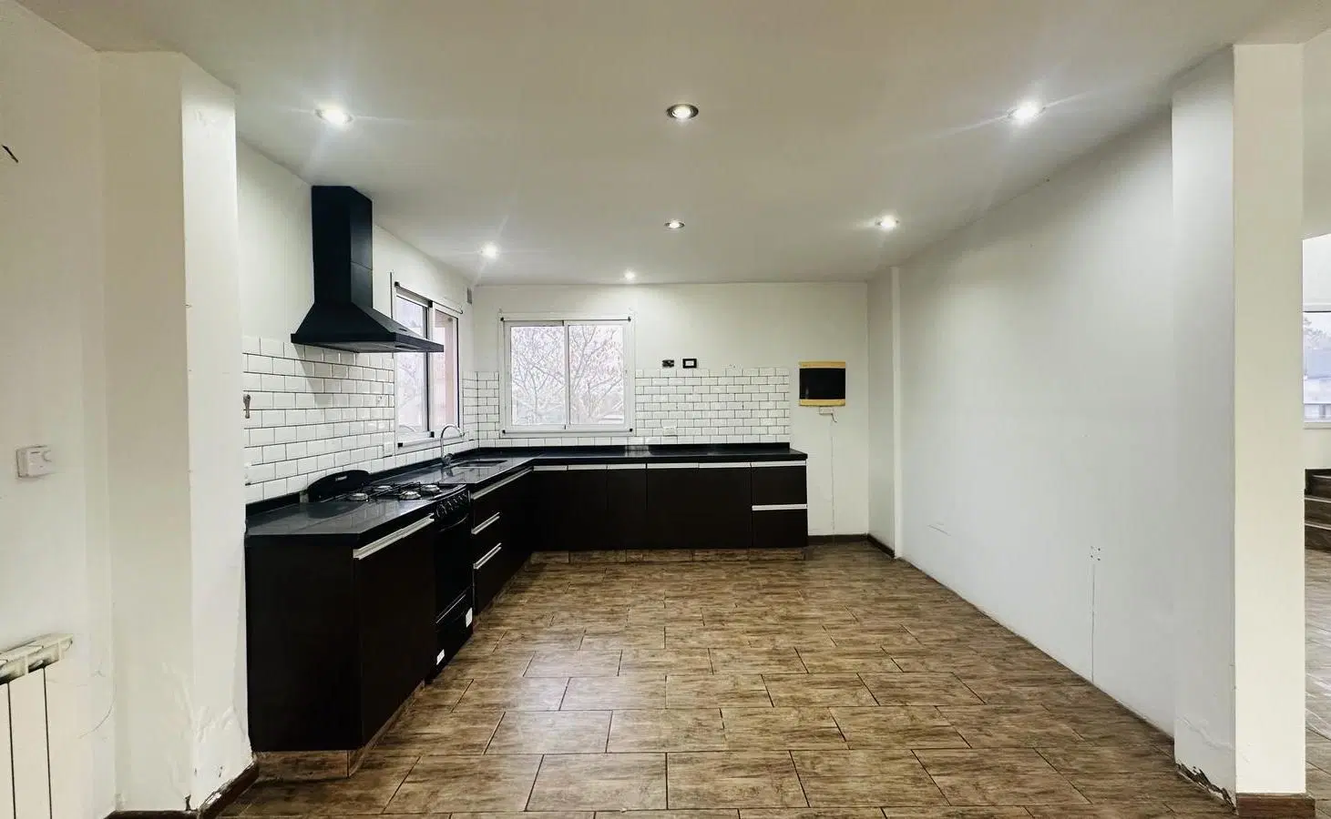 Casa 4 Ambientes con Piscina - Barrio Santa Guadalupe 1