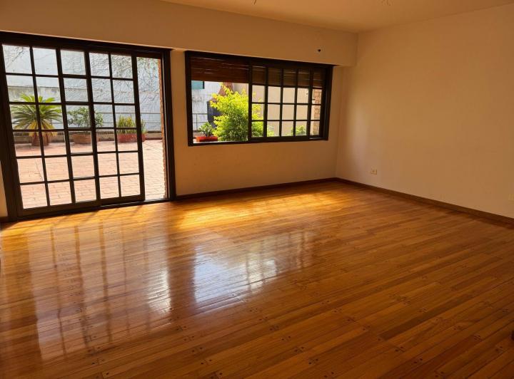 BELGRANO R-patio de 80m2, parrilla, cochera, amplio living comedor, lavad, gran cocina 4
