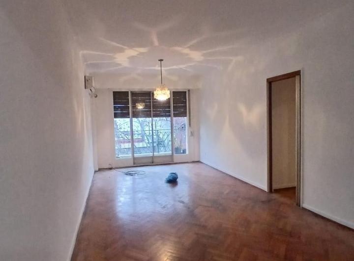 ALMAGRO-Impecable-3 dormitorios-Pintado-Pisos de parquet plastif- 1
