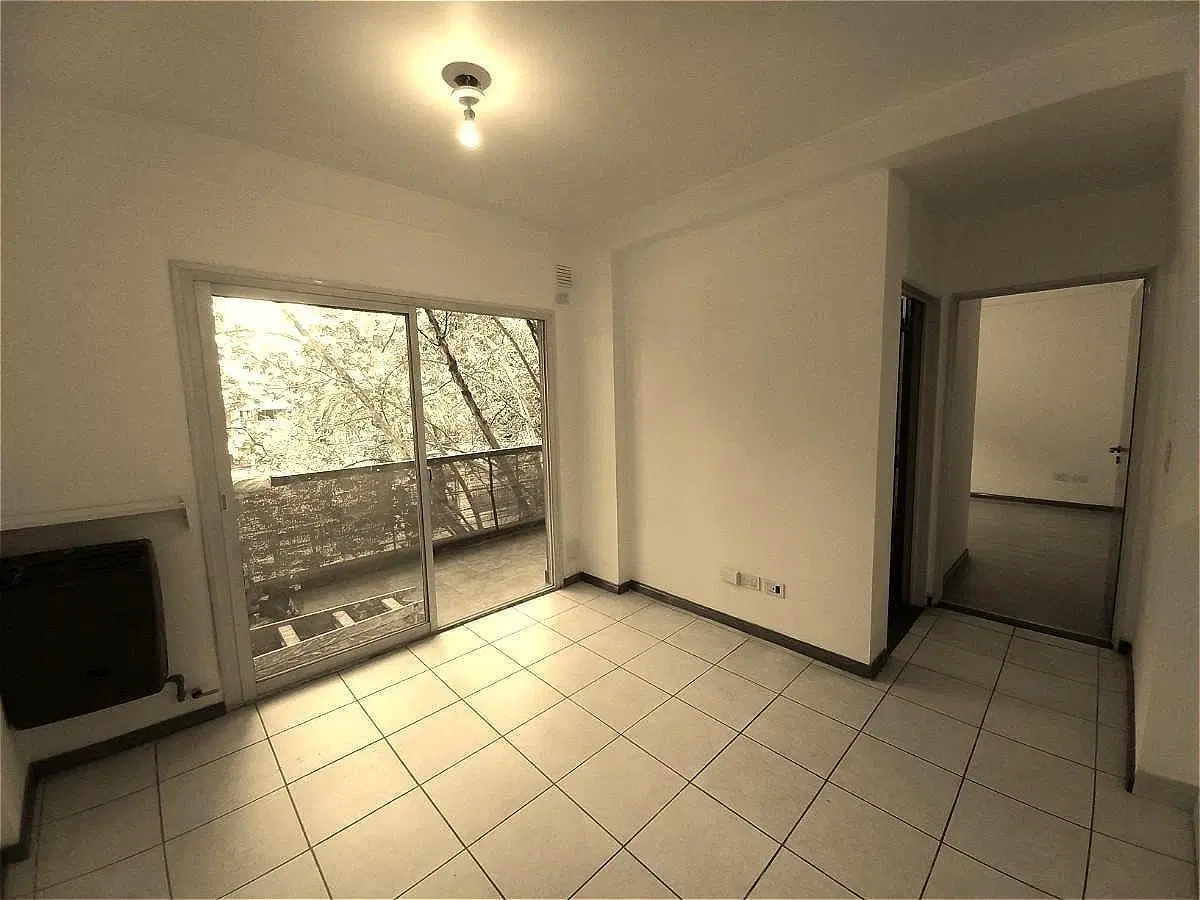 Frente-Balcon-Impecable-Cochera cubierta-metros Parque Centenario 1