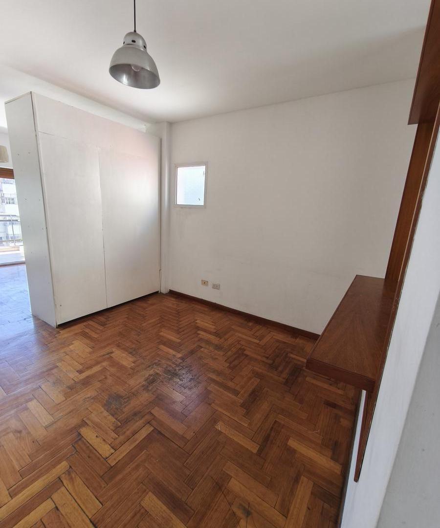 Foto de Luminoso-amplio dividido-cocina integrada-espacio lavarropa-, imagen 4