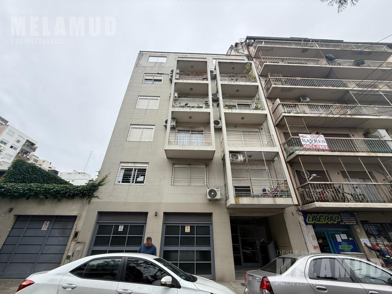 4 AMBIENTES / VENTA / FLORES CON PARRILLA PROPIA APTO CREDITO