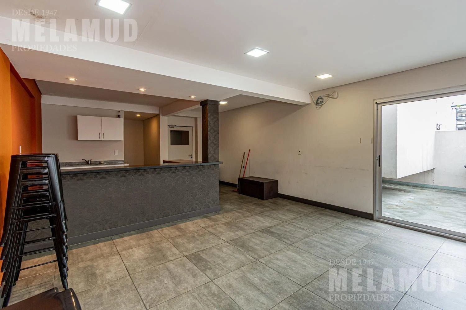MONOAMBIENTE CON PATIO / VENTA / BALVANERA FINANCIACION PROPIA