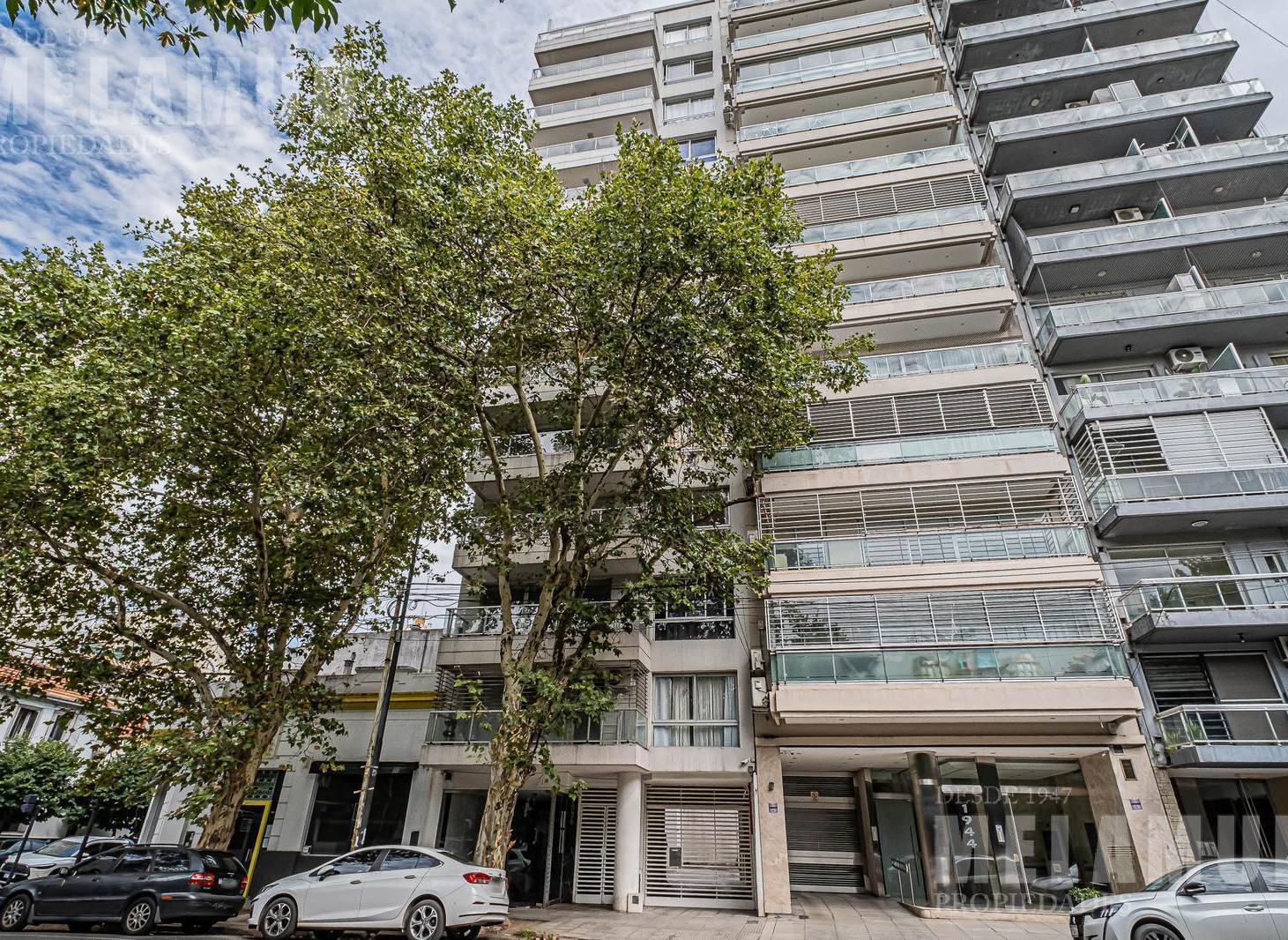 Venta / 2 Ambientes / Flores / Piso Alto Luminoso Apto Profesional