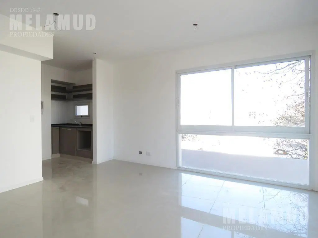 MONOAMBIENTE / VENTA / URQUIZA PISO ALTO 1