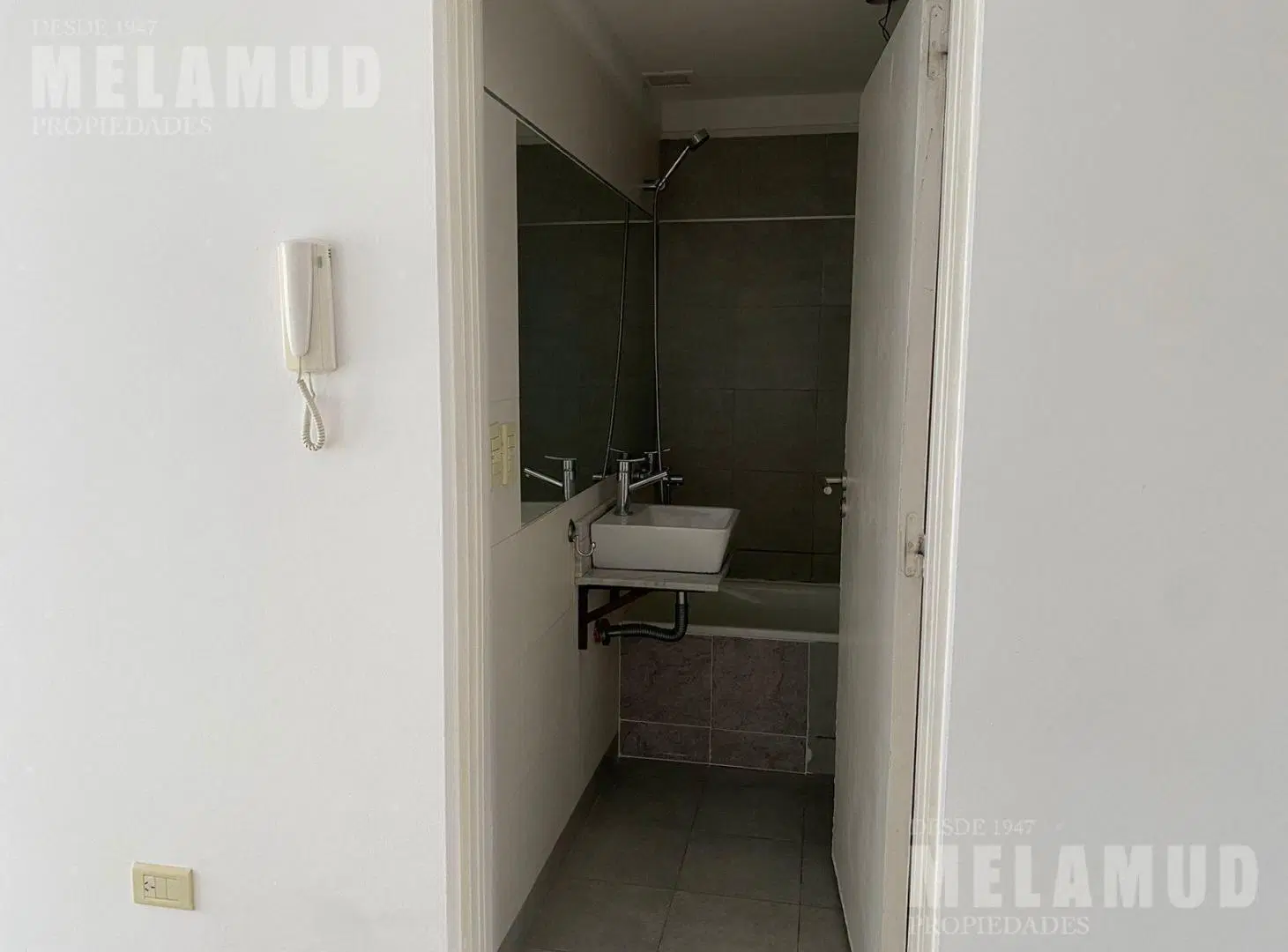 2 AMBIENTES / ALQUILER / COLEGIALES / con BALCON, y AMENITIES 4
