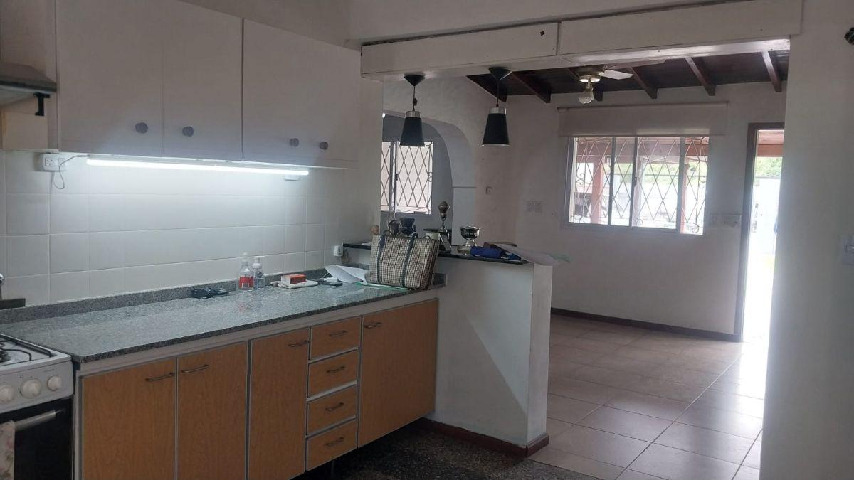 Foto de CASA en VENTA con DEPTO al fondo, con gran JARDIN y cocheras cubiertas, imagen 5