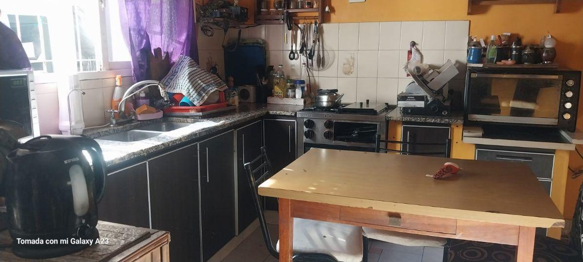 Foto de CASA 3 ambientes en VENTA a metros de R197/ con DEPARTAMENTO AL FONDO a terminar/240m2, imagen 1