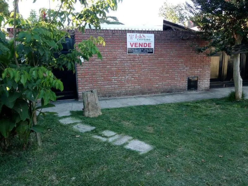 Casa excelente ubicación LA Reja 2