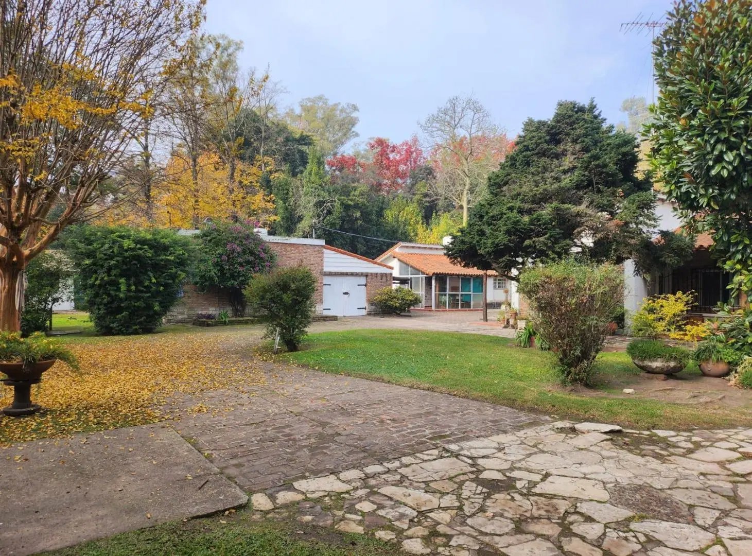 Gran Casa quintan sobre principal de La Reja 3